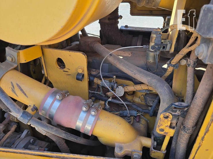 2006-caterpillar-d6r-iii-image-22