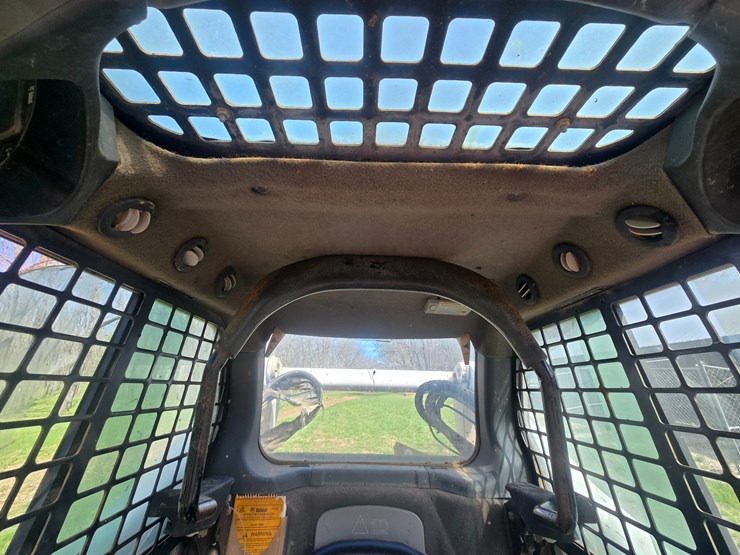 2010-bobcat-t650-image-30