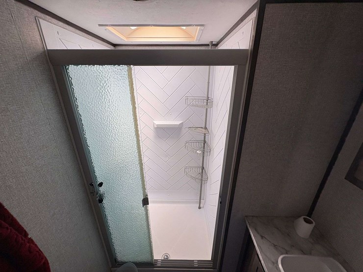 2020-coleman-dutchman-travel-trailer-image-16