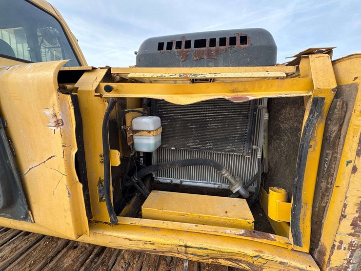 komatsu-pc200-image-26