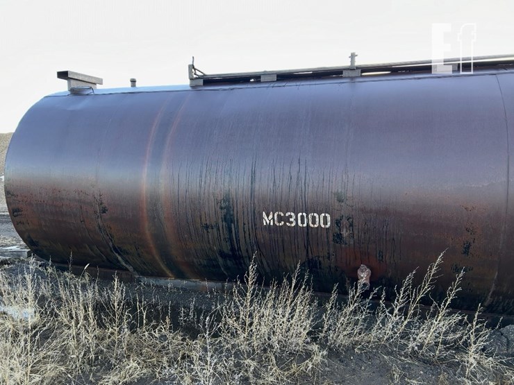 10,000-gallon-tar-tank-w/-200-gallon-propane-tank-2458-image-4