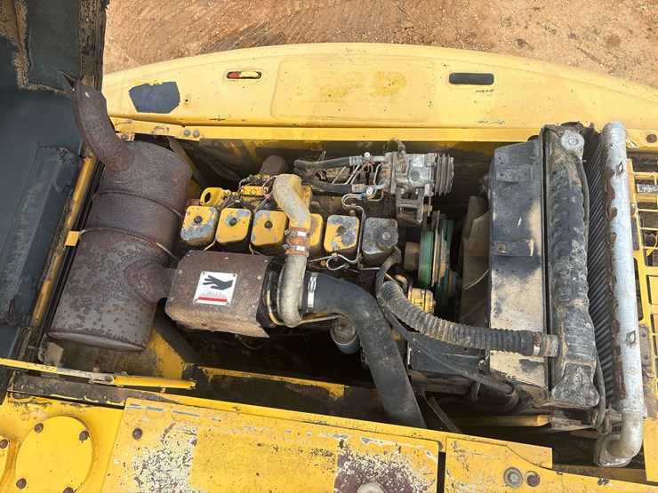 komatsu-pc200-image-23