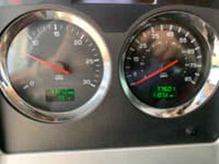 2013-kenworth-t800-image-23