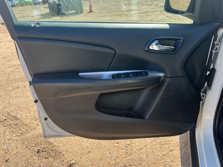 2016-dodge-journey-image-9