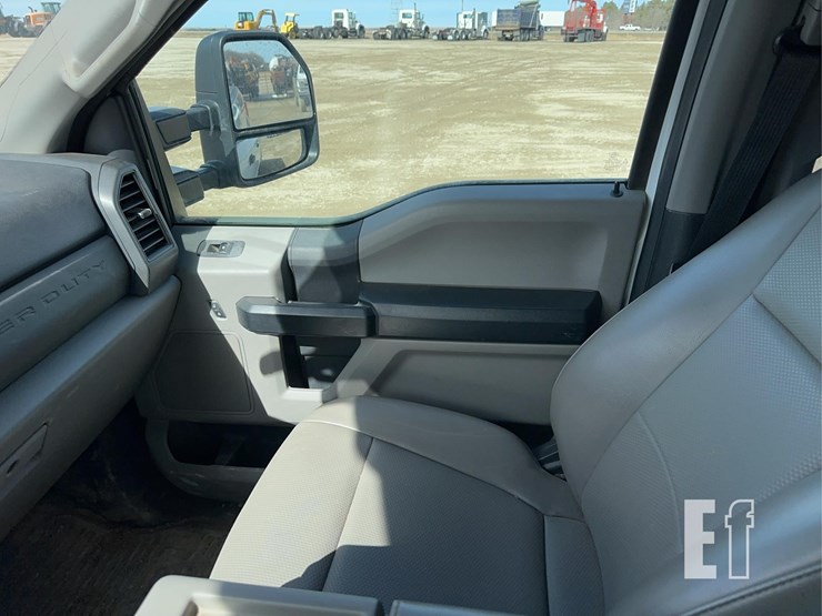2020-ford-f350-xl-image-12