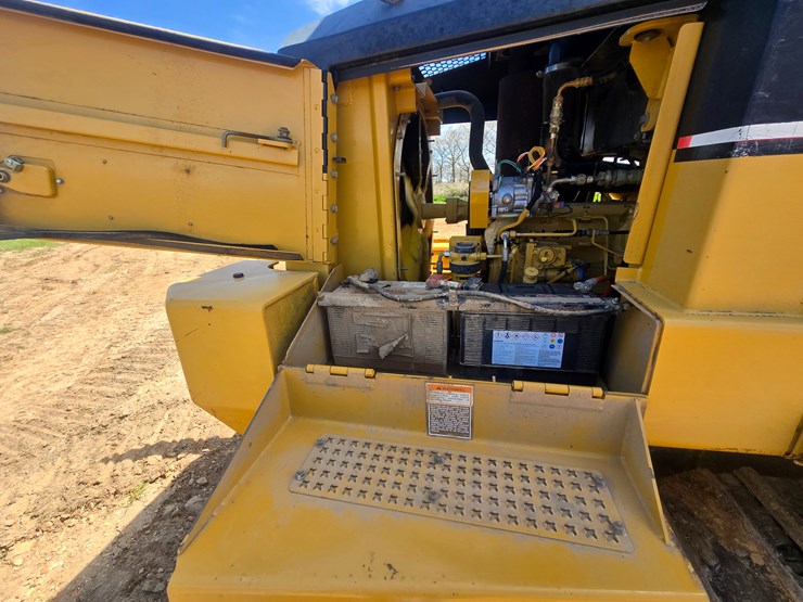 2001-caterpillar-953c-image-45