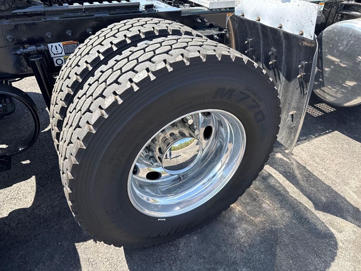 2023-peterbilt-579-image-20