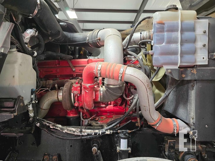 2004-international-paystar-5900-image-19