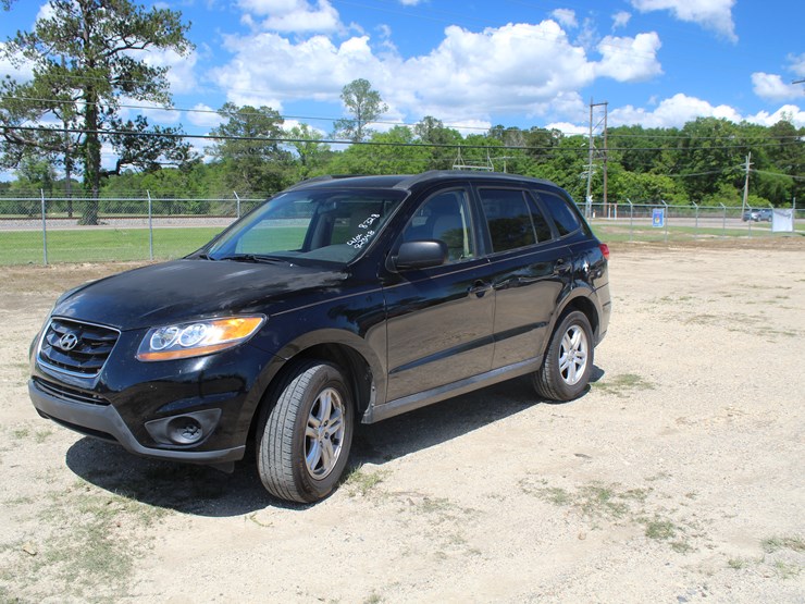 2010-hyundai-santa-fe-image-1