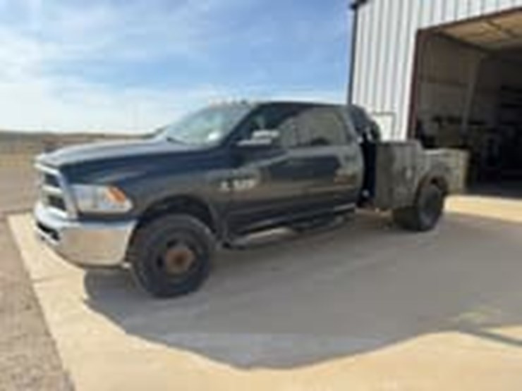 2015-ram-3500-tradesman-image-5