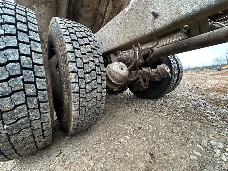 2001-mack-rd688s-image-75