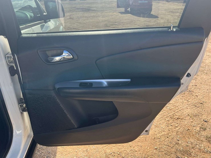 2016-dodge-journey-image-18