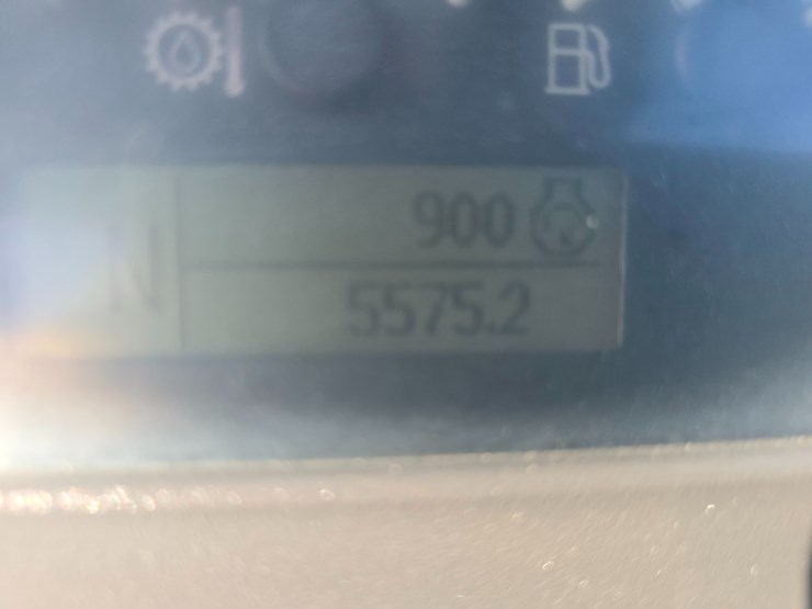 2015-deere-410l-image-88