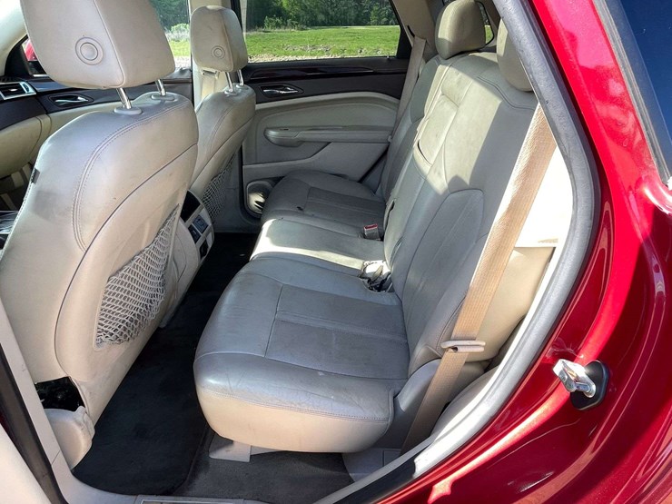 2011-cadillac-srx-image-15