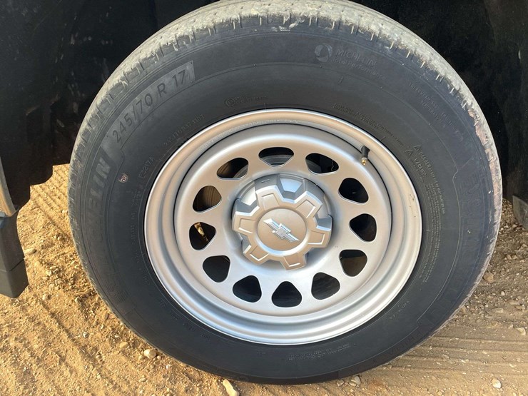 2016-chevrolet-silverado-1500-lt-image-19