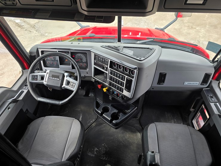 #22592-•-2019-mack-anthem-sleeper-truck-image-58