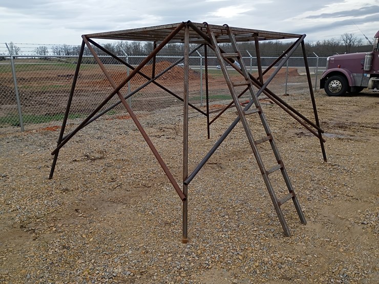 #22184-•-6ft-elevated-platform-w/-ladder-image-1