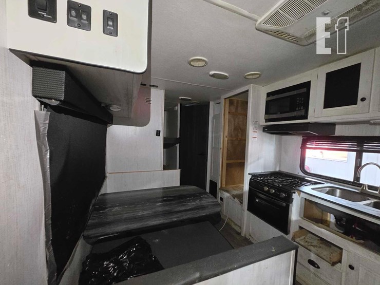 2022-heartland-trail-runner-25jm-image-10