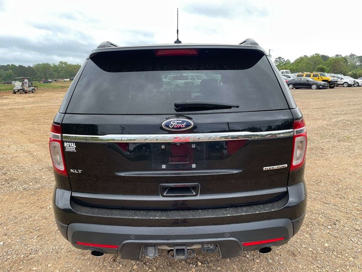 2015-ford-explorer-xlt-image-6