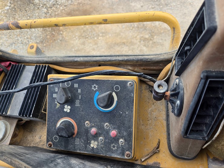 1996-caterpillar-953b-image-51