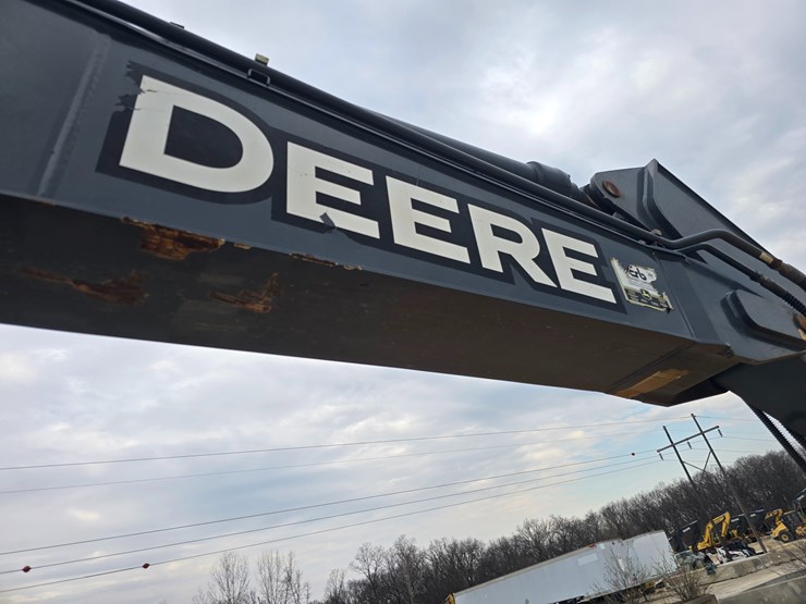 2014-deere-160g-lc-image-26