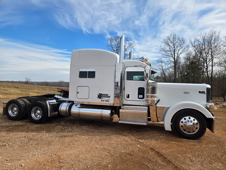 2014-peterbilt-389-image-26