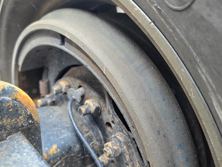 #22593-•-2016-mack-cxu613-pinnacle-sleeper-truck-image-64