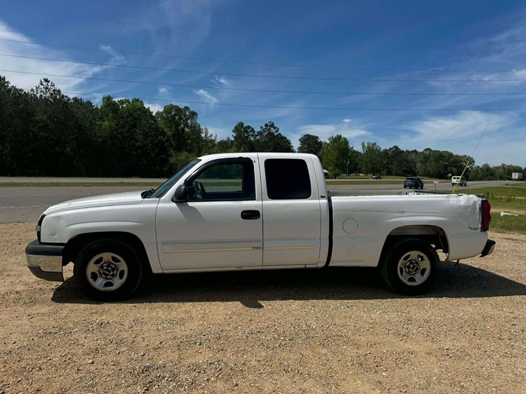 2004-chevrolet-1500-image-3