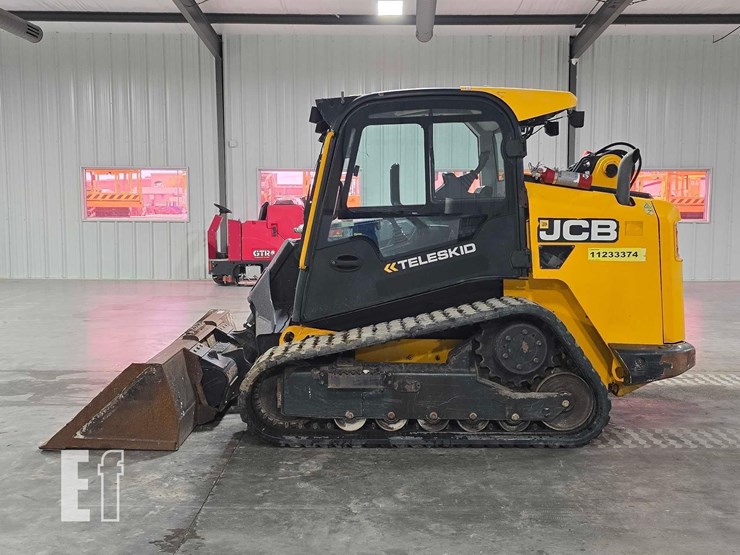 2021-jcb-3ts-8t-image-5