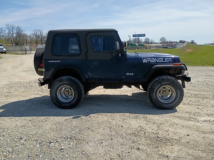 1993-jeep-wrangler-image-11