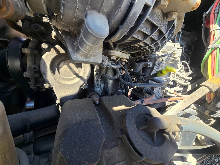 2014-freightliner-cascadia-125-image-33