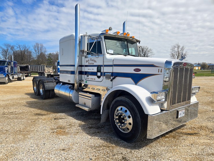 1996-peterbilt-377-image-28
