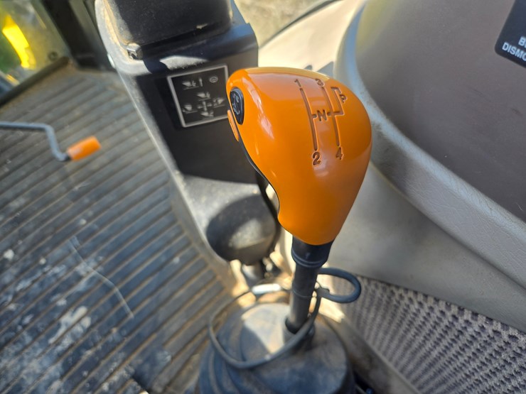 2019-john-deere-5100e-image-36