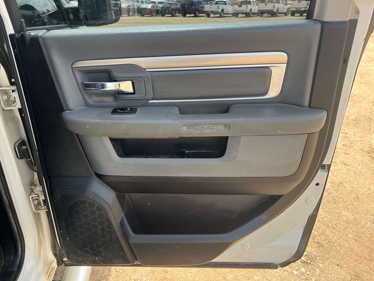 2016-dodge-ram-1500-image-17