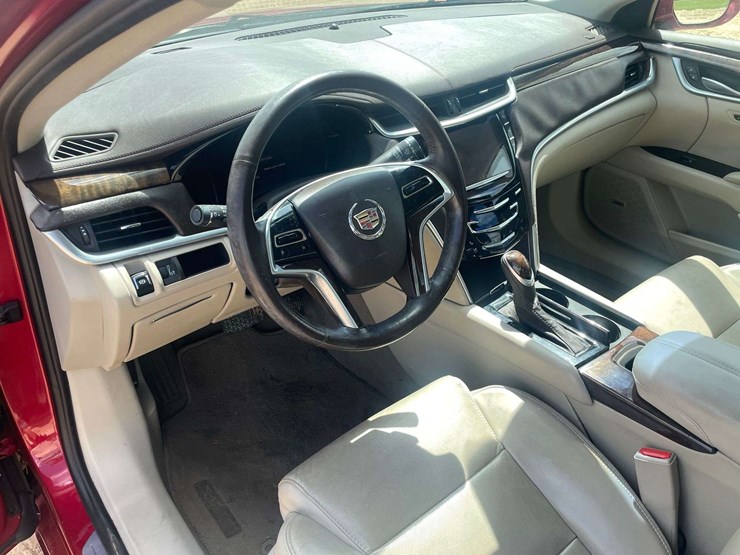 2015-cadillac-xts-4-door-sedan-(144,760-miles)-image-11