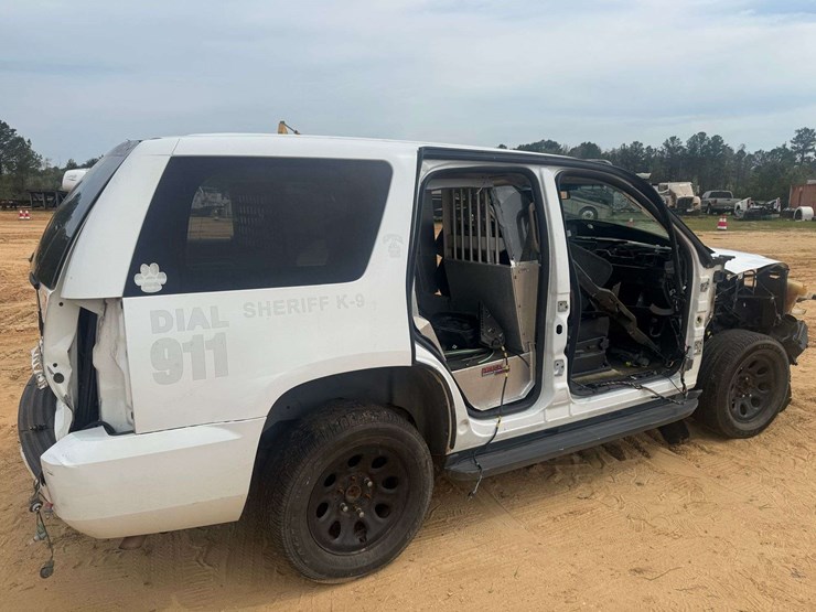 2010-chevrolet-tahoe-image-4