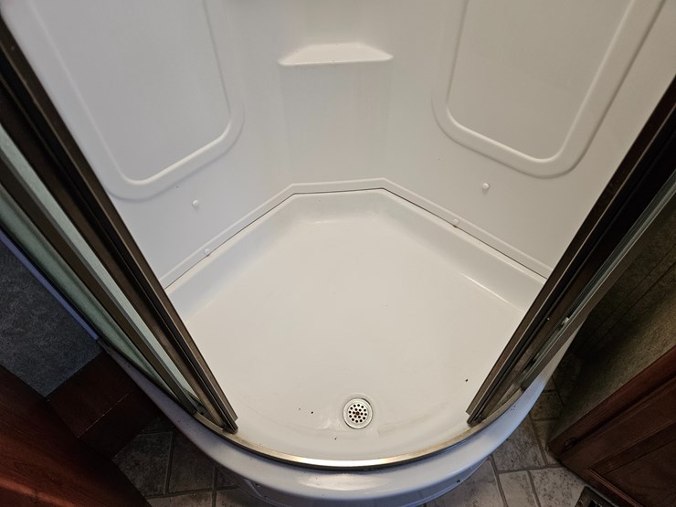 #22198-•-2007-georgie-boy-landau-motorhome-image-72