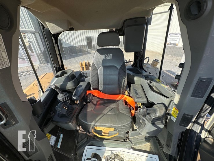 2019-caterpillar-d6-xe-lgp-image-17