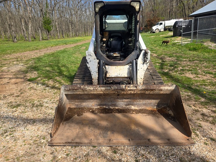 2010-bobcat-t650-image-18