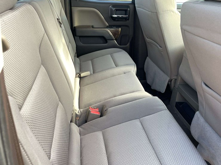 2016-chevrolet-silverado-1500-lt-image-16