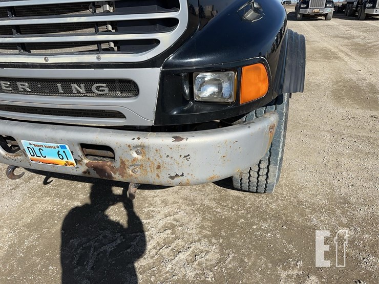 2005-sterling-lt9500-image-28