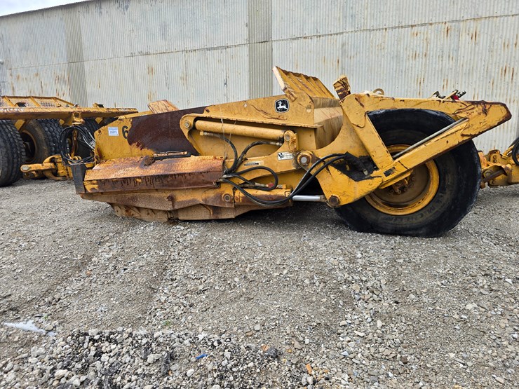 2006-deere-1812c-image-6