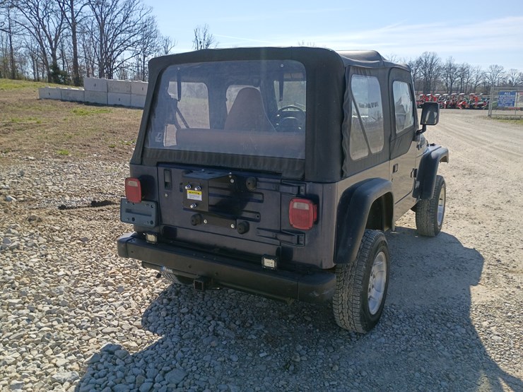 1997-jeep-wrangler-image-8