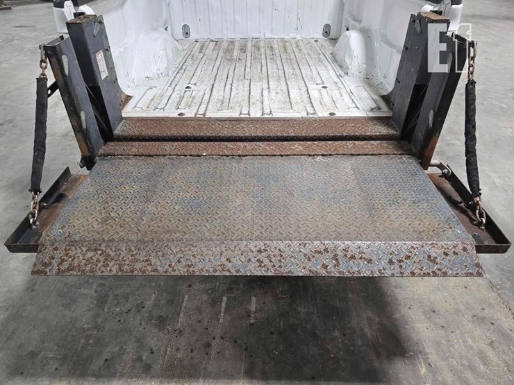 2013-ford-f150-xlt-image-12