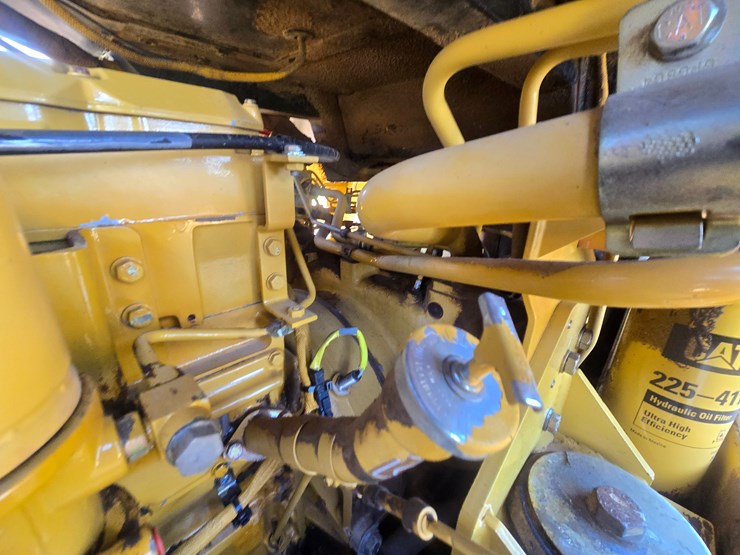 2001-caterpillar-953c-image-41