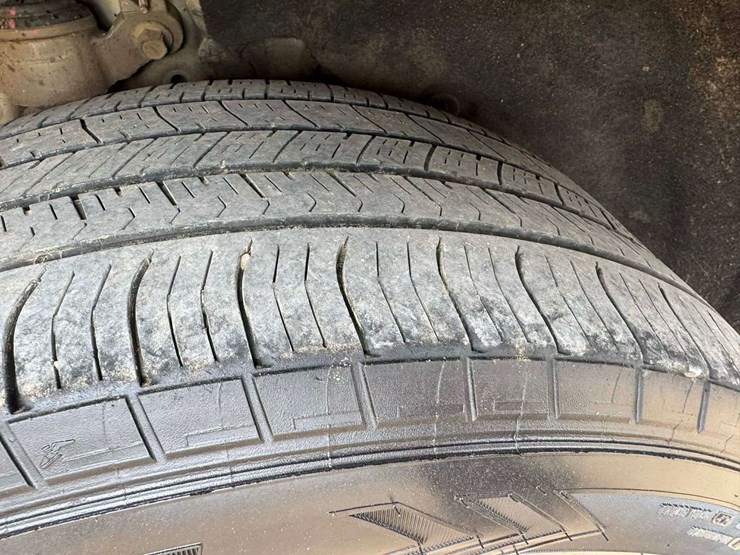 2021-ford-explorer-image-23