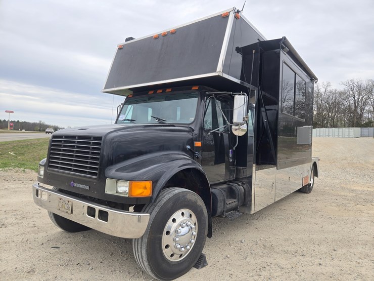 1990-international-4900-image-3