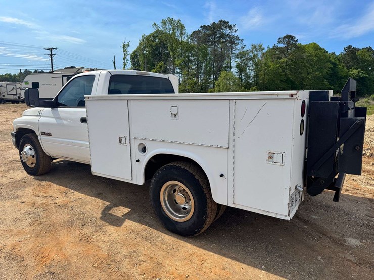 2002-dodge-ram-3500-image-4