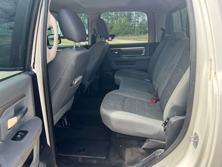 2016-dodge-ram-1500-image-15