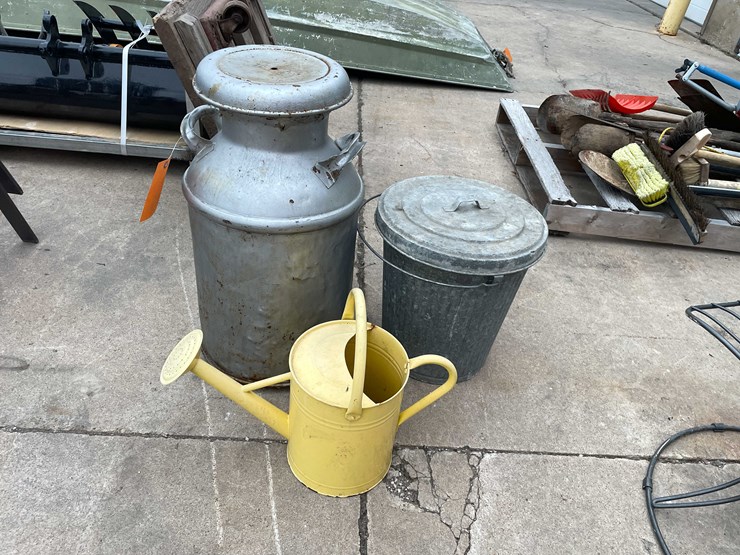 #7018-•-milk-can,-watering-can,-and-galvanized-bucket-(o3)-image-1